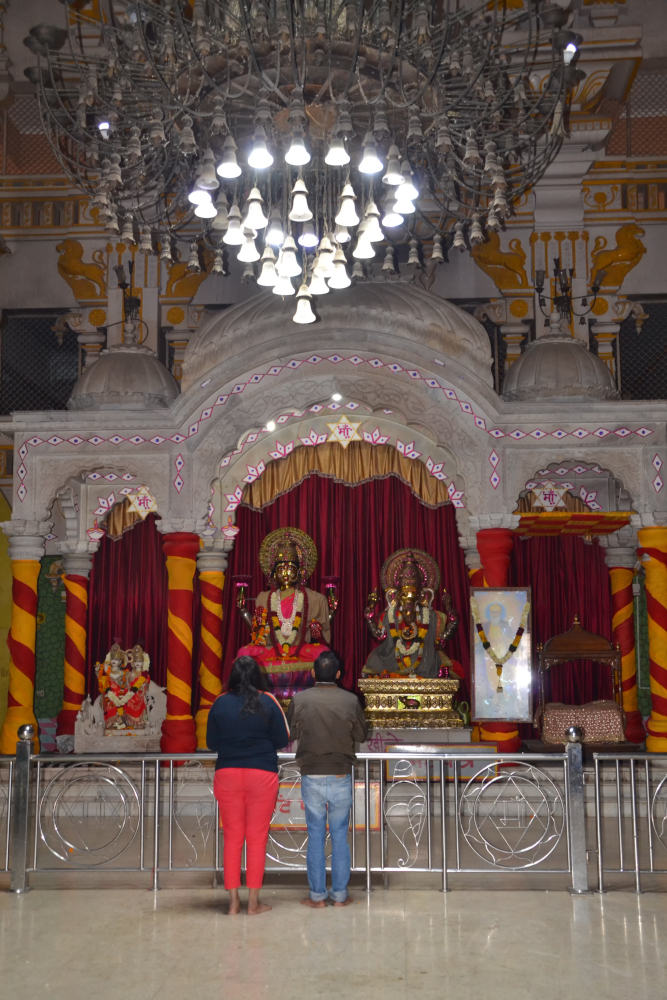 Фото 18. Храм Чаттарпур Мандир внутри. Стоит ли ехать на самостоятельные экскурсии в Дели. 1/100, 5, 1100, 55.