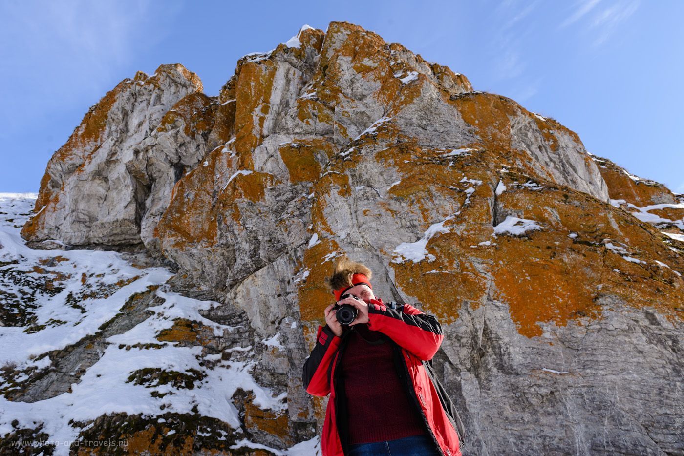 Фото 24. Фотосессия на фоне красных скал у Зотинской пещеры. 1/50, +0.33, 8.0, 100, 24.