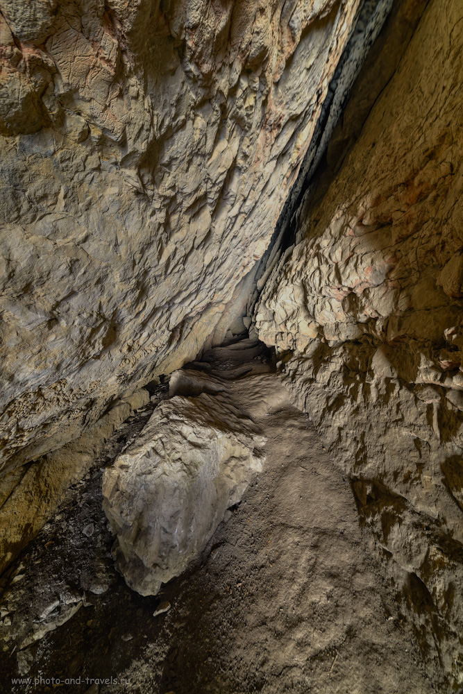 Фото 27. Грот Зотинской пещеры. HDR из трех кадров, снятых со штатива Sirui T-2204X на объекив Samyang 14mm f/2.8.