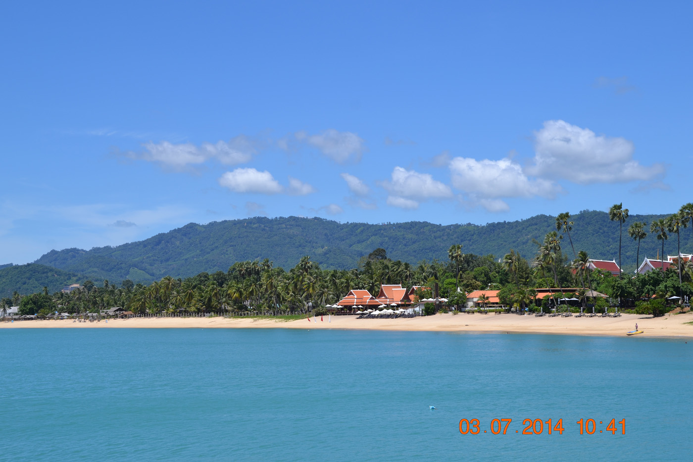 Фотография 3. Вид на пляж Маенам (Maenam Beach) на острове Самуи (Koh Samui). Отчеты о самостоятельном отдыхе в Таиланде. 1/320, 9.0, 100, 42.