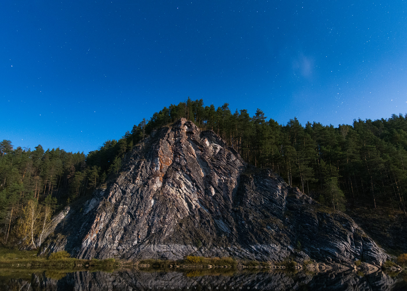 Фотография 5. Пример съемки ночного пейзажа в полнолуние. Камера Никон  Д7100 с объективом Токина 11-16/2.8. 11 mm, ISO 2500, f/2.8, 20 s, 1 кадр.