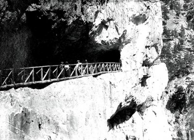 15. Терраса около арки была огорожена. Каньон Чакыт в начале XX века.