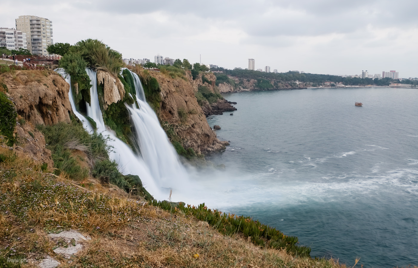 Фотография 29. Какие интересные места посетить, отдыхая в Турции? Например, Нижний Дюденский водопад. 0.31 сек., 8.0, 200, +1.0, 20.