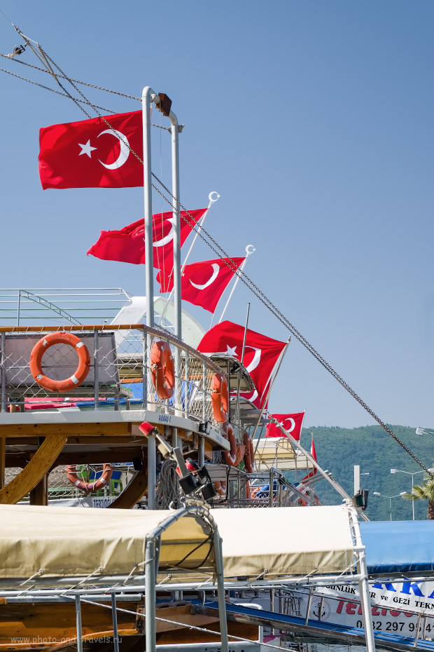 5. Флаги на гюлетах. Жители Турции любят свои стяги. 1/80, 8.0, 200, +0.67, 55.