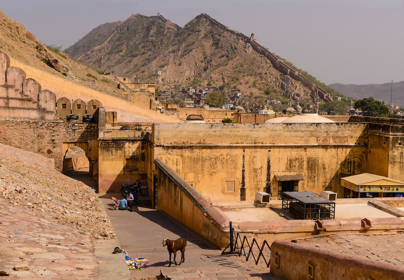 Фотография 4. Крепость Амер расположена в очень живописном месте. Отзывы туристов об экскурсиях в Джайпуре. 1/400, 8.0, 100, 50.