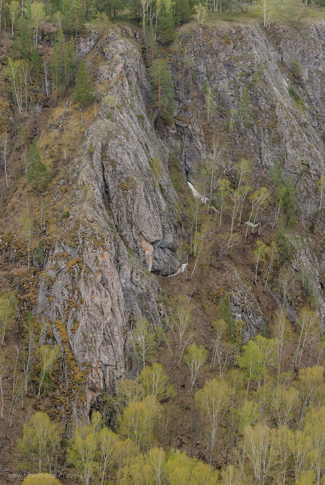 Фотография 21. Скалы в Мурадымовском ущелье. Если дерево имеет высоту 18-25 метров, то какова высота этого отрога? 1/80, -0.33, 8.0, 500, 70.