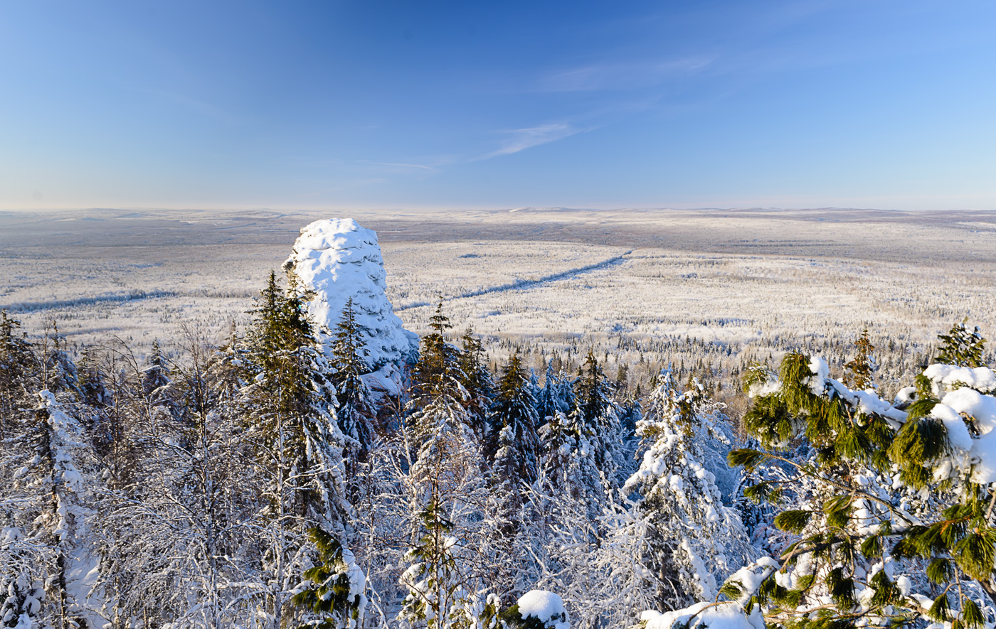 Фото 13. Скальный останец Чертов палец на вершине горы Колпаки. Уральские пейзажи зимой. 1/50, +0.33, 8.0, 110, 24.