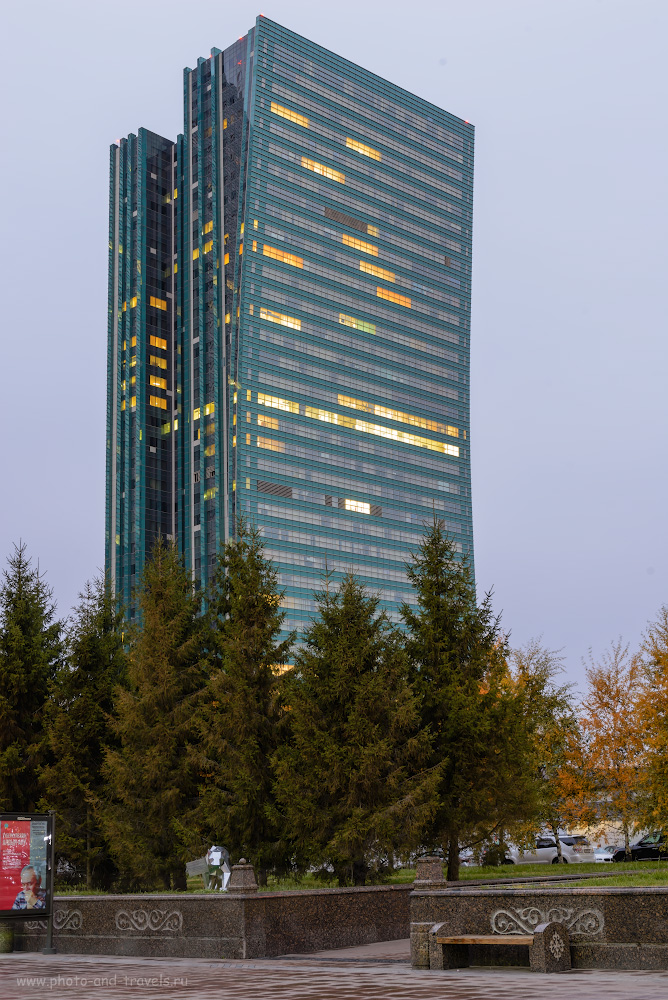Фото 15. Небоскреб-книжка в комплексе «Изумрудный квартал» - самое высокое здание в Астане. Что мы успели посмотреть во время пересадки, когда летели в Китай через Казахстан. 13.0, +0.67, 9.0, 100, 48.