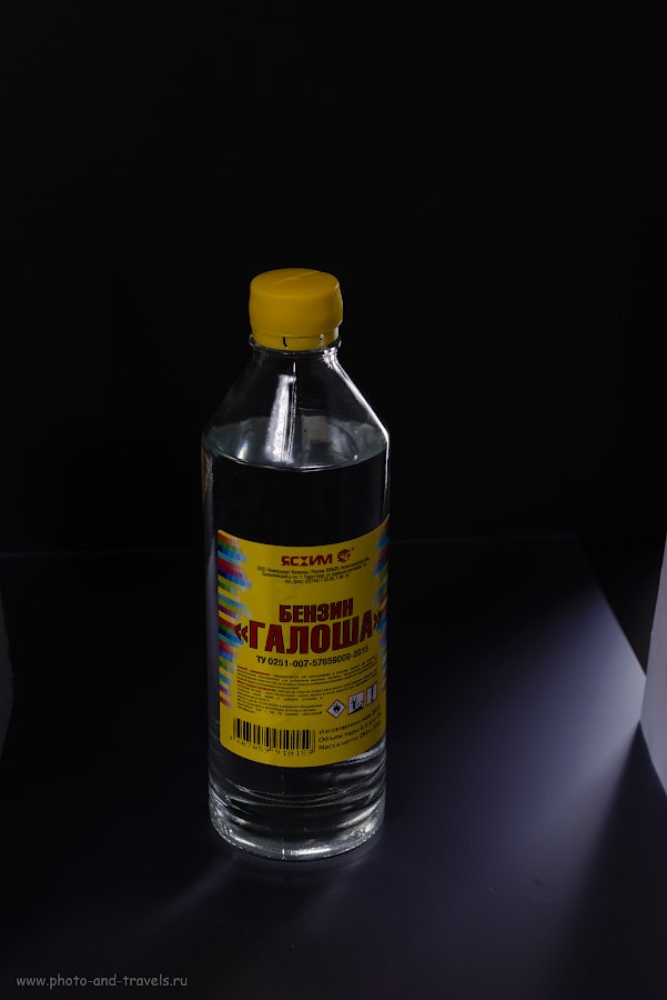 Фотография 10. Попытка сделать белую каёмку при съемке стеклянной бутылки на черном фоне. Вспышка Yongnuo YN-685N светит через фрост-раму. 1/200, 10.0, 100, 70.