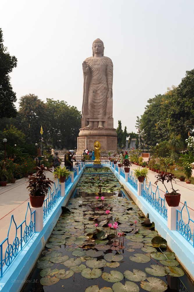 Фото 20. Статуя Будды. Что посмотреть в Варанаси. Отзывы туристов о путешествии по Индии самостоятельно (1/250; 0; 9; 100; 29).