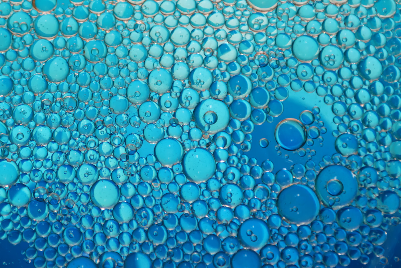Фотография 7. Абстрактная картина из пузырей масла на воде. Снято на Сони А6000 + Никон 24-70/2.8.